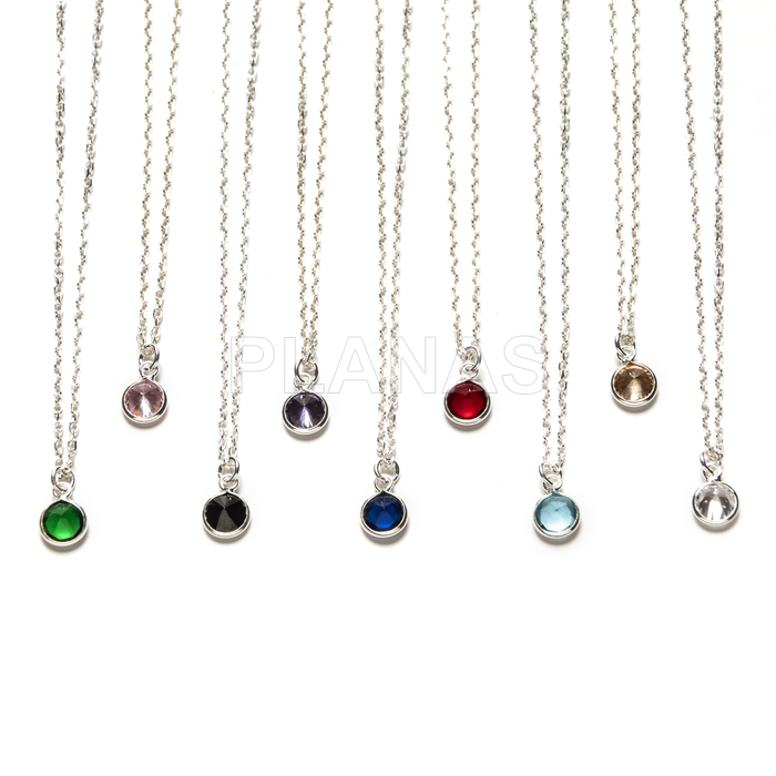 Colar minimalista em prata de lei e zircônia cúbica.