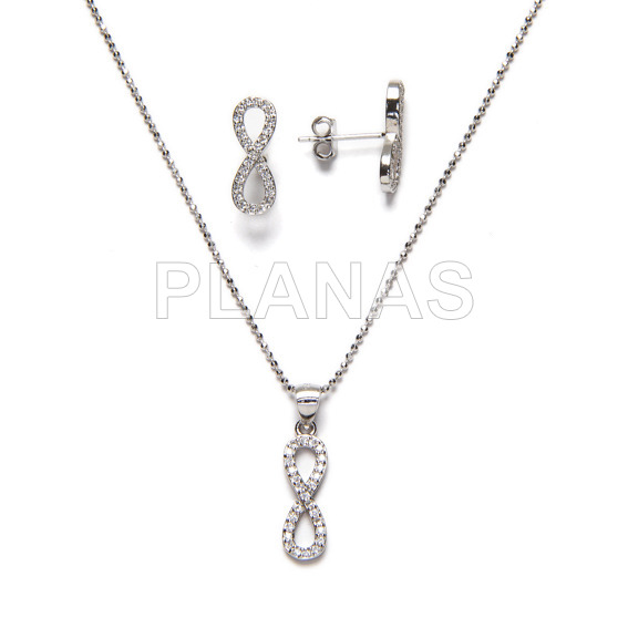 Set in sterling silver and zircons.infinite.