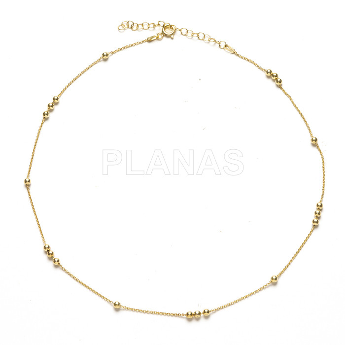 Colar de contas em prata de lei.  