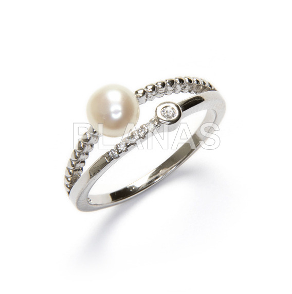 Ring in rhodium-plated sterling silver and 5mm cultured pearl.
