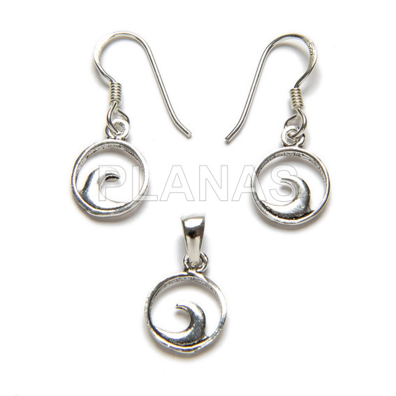 Set in sterling silver, earrings and pendant.ola.