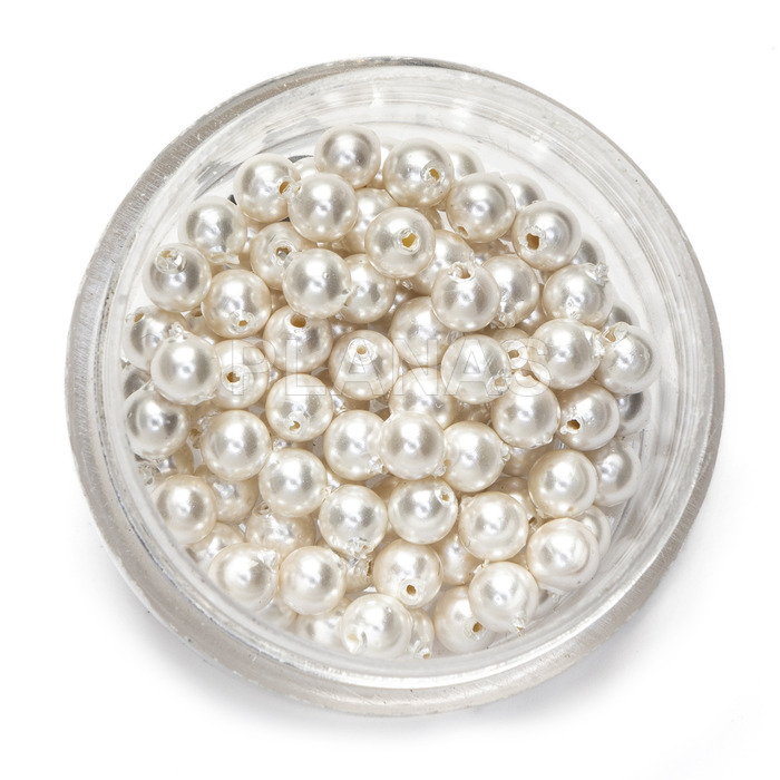 White swarovski pearl 4mm.