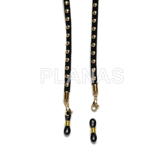 Support for suede mask with 5mm studs finished in stainless steel and gold bath with included accessory for glasses.