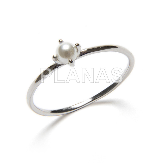 Ring in sterling silver and pearl.