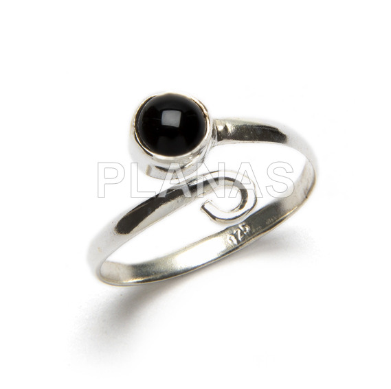 Ring in sterling silver and natural onyx.