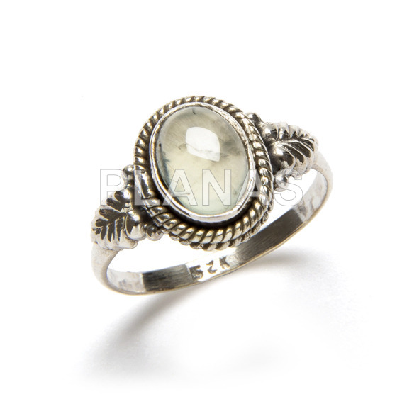 Ring in sterling silver and natural prehnite.