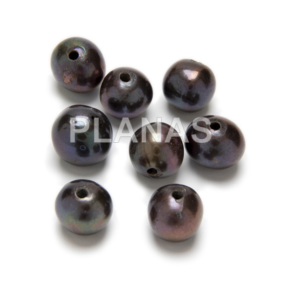 Freshwater cultured pearl. 11mm. tahitian color.