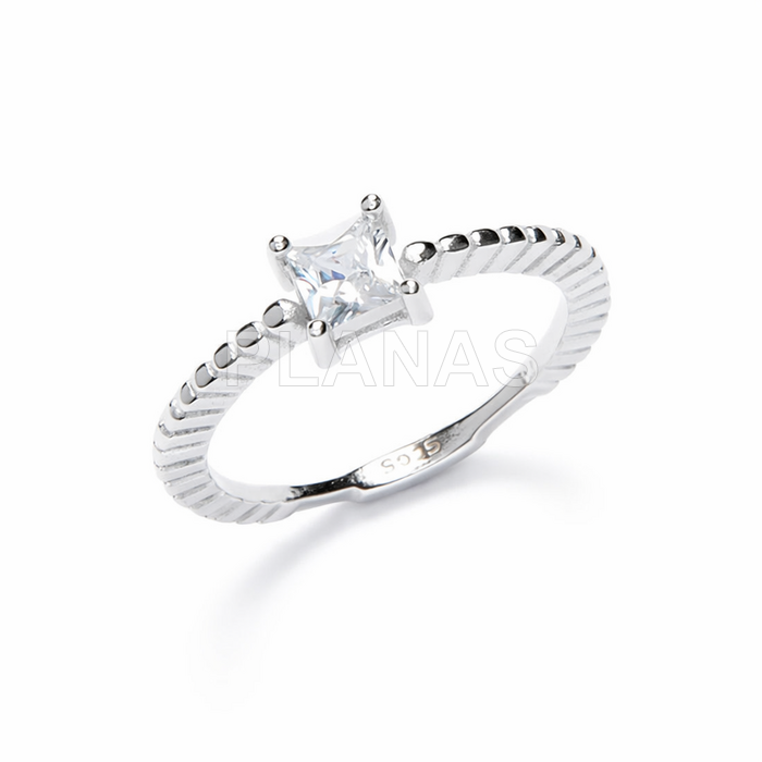 Anel em prata de lei com banho de ródio e zircônias brancas.