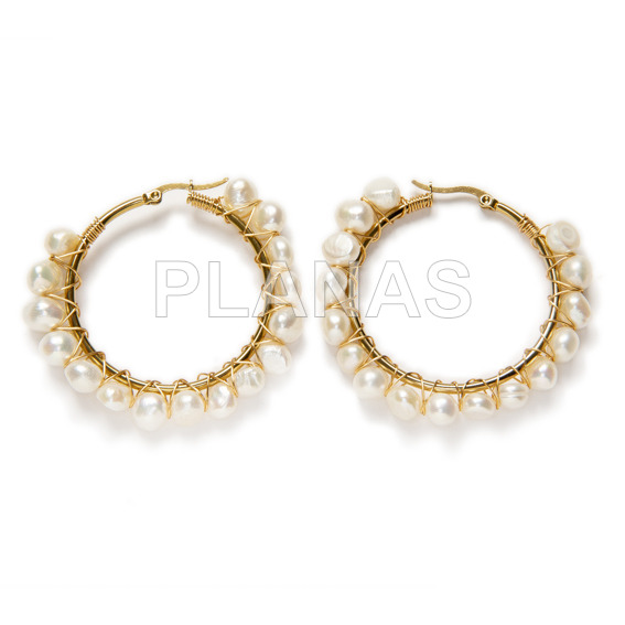 304 stainless steel and gold plated earrings with cultured pearls.