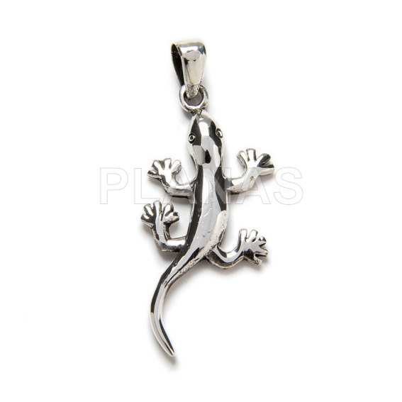 Sterling silver pendant. lizard.