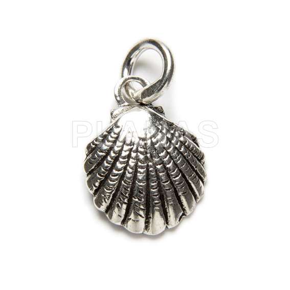 Mini pendant in sterling silver.shell.