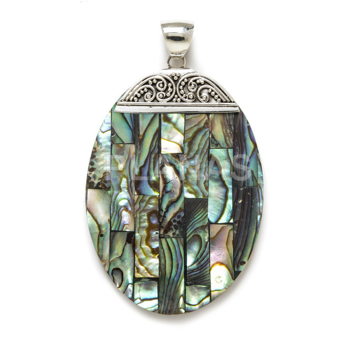 Pendant in sterling silver and abalone.