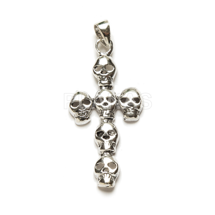 Sterling silver pendant. skulls.