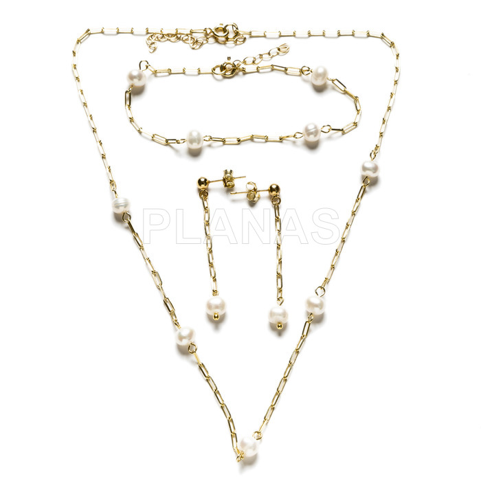 Set of necklace, bracelet and earrings in gold plated sterling silver with cultured pearl.