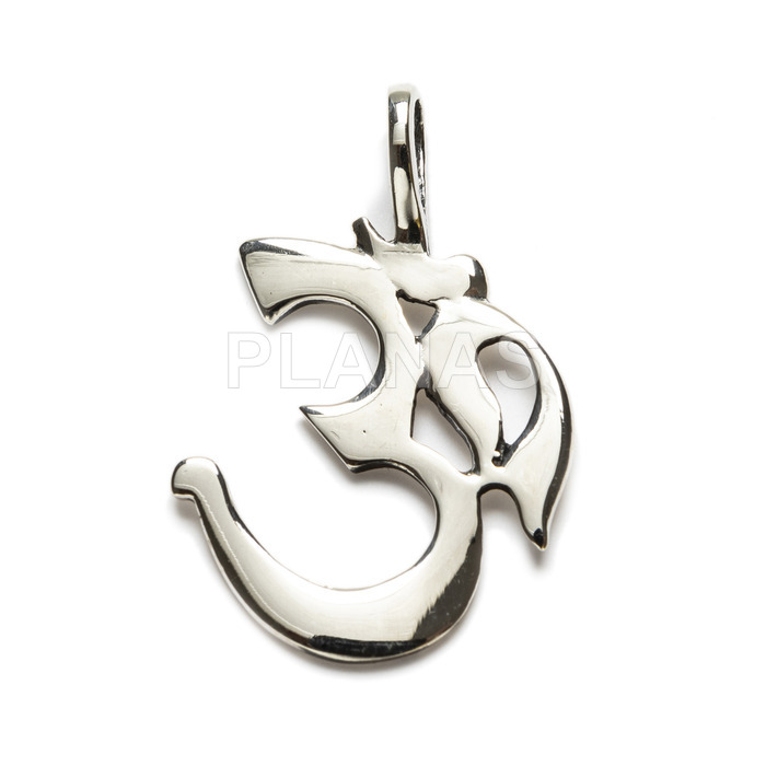 Sterling silver pendant. om.