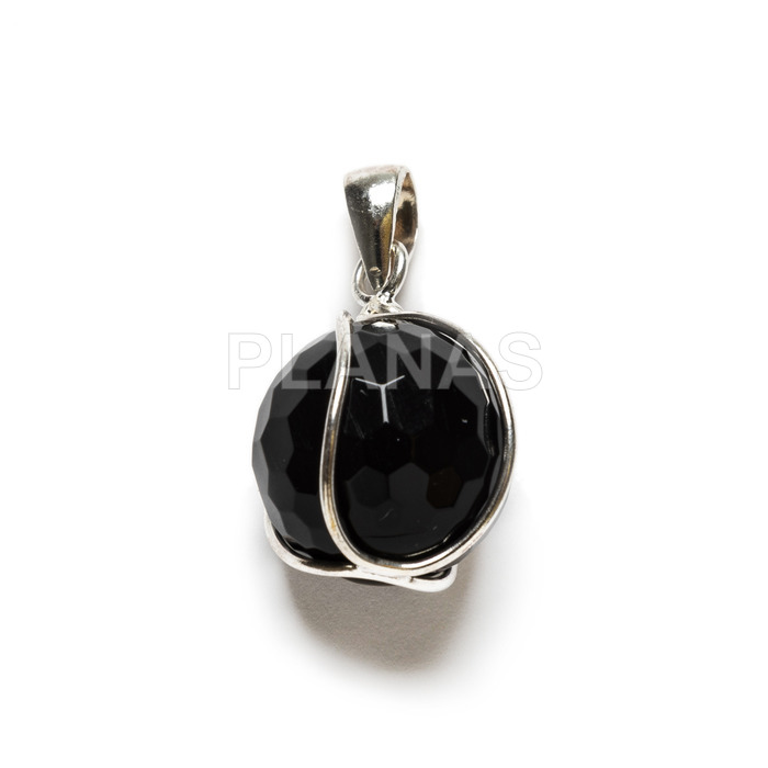 Pendant in sterling silver and onyx.