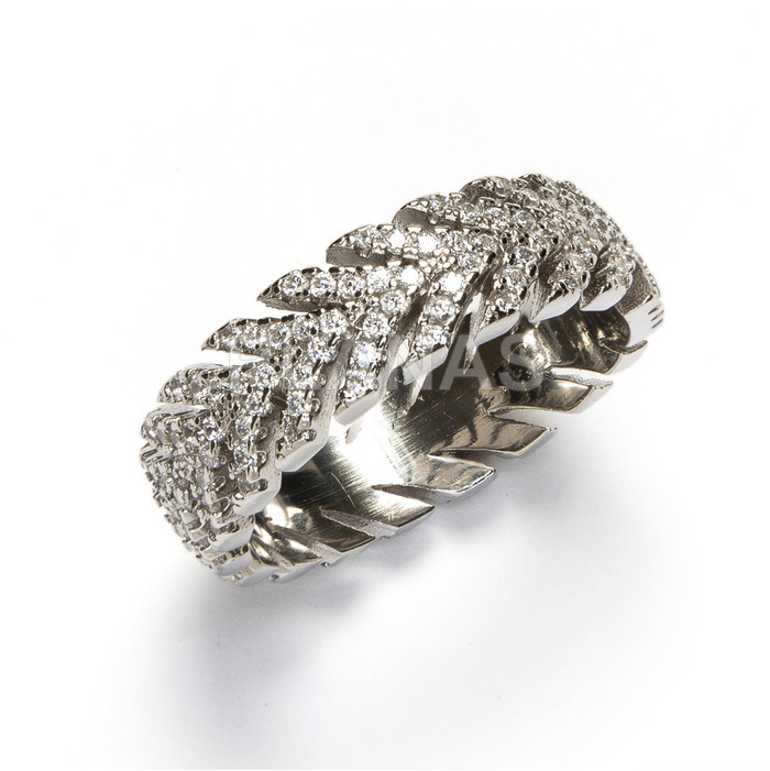 Ring in rhodium plated sterling silver and white zircons.
