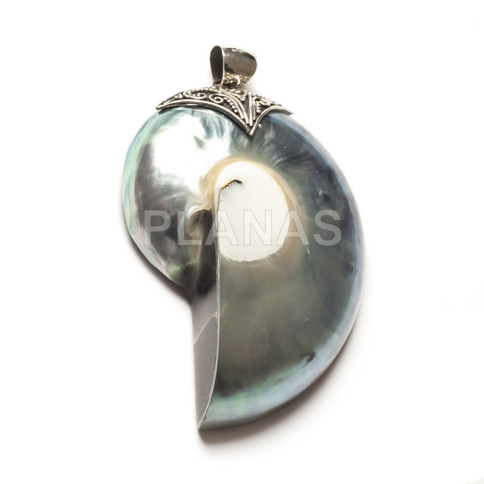 Balinese snail pendant in sterling silver. 56x40mm.