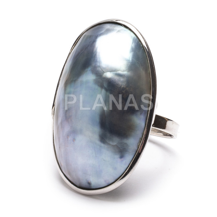 Adjustable ring in sterling silver and mother of pearl.