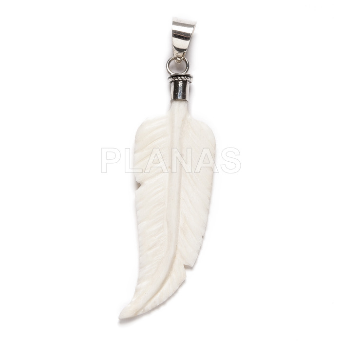Pendant in sterling silver and bone. feather.