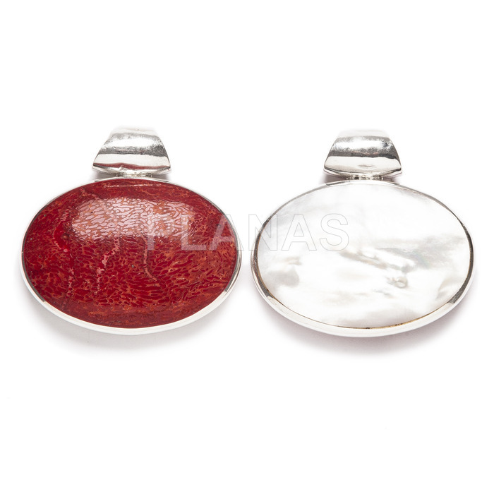 Reversible sterling silver pendant in mother of pearl and coral.