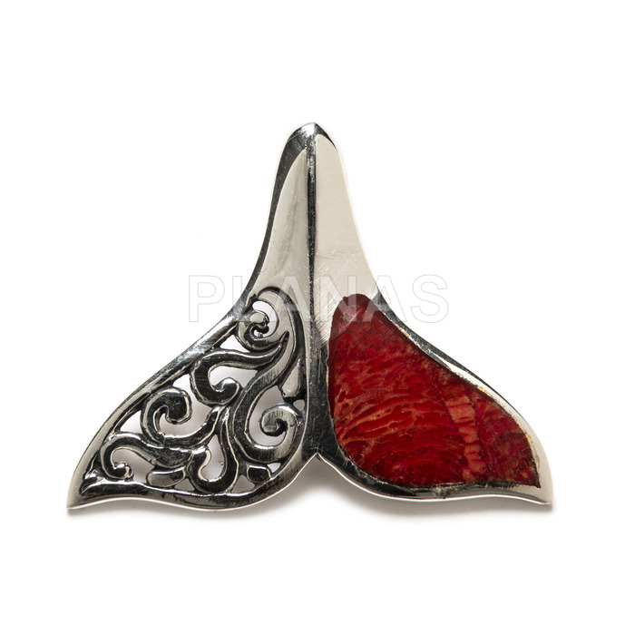 Colgante en Plata de ley y Coral. COLA DE BALLENA.