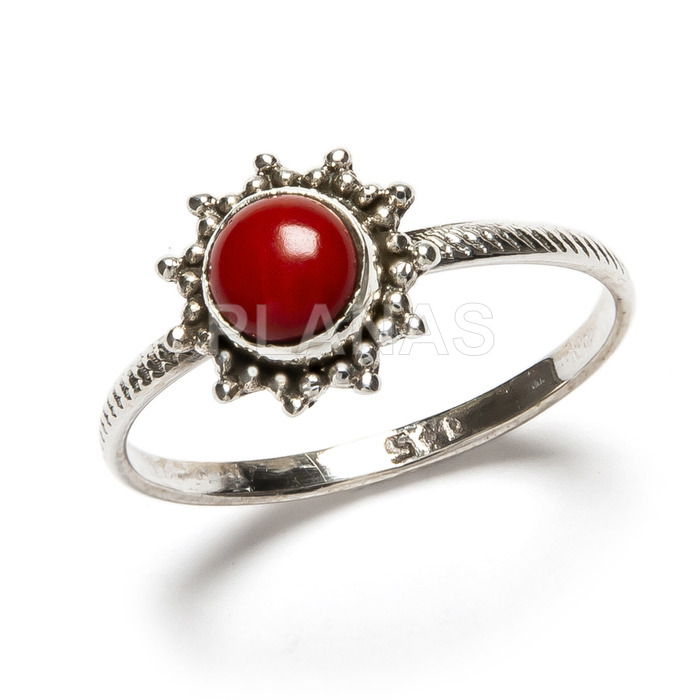 Ring in sterling silver and coral.