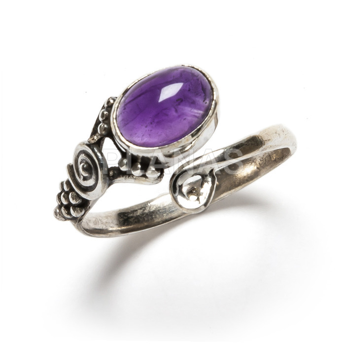 Ring in sterling silver and amethyst.