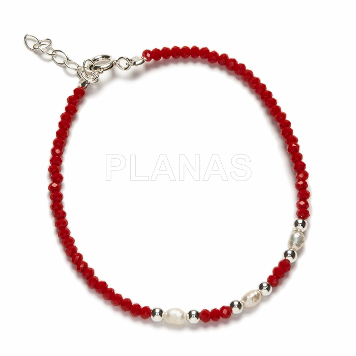 Bracelet en argent massif et rocaille rouge avec perles de culture.