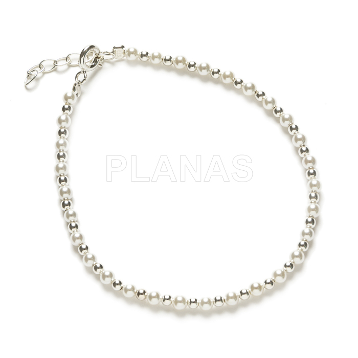 Sterling silver bracelet with 3mm shell pearl.