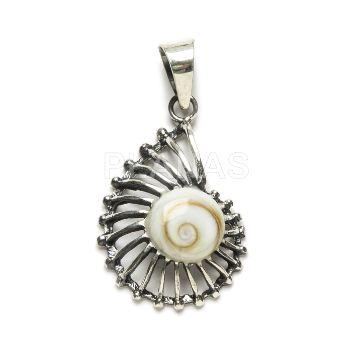 Pendant in sterling silver and chiva. snail.