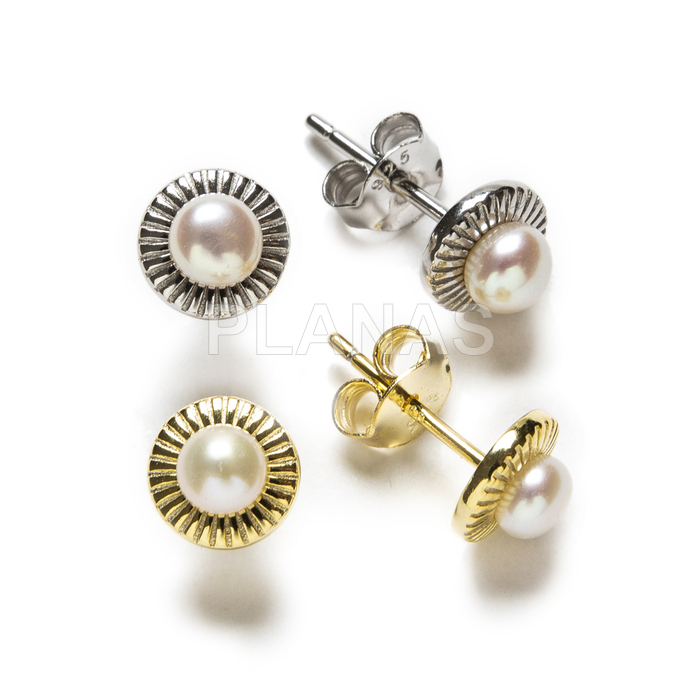Rhodium-plated sterling silver earrings with 4mm cultured pearl.