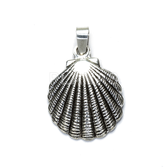 Sterling silver pendant. camino santiago shell.