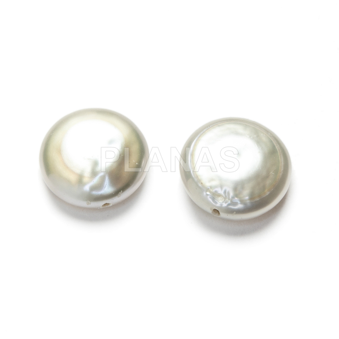 Flat freshwater cultured pearl, 11mm.