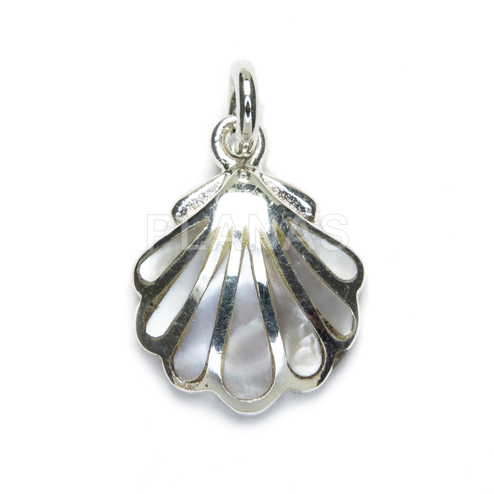 Pendant in sterling silver and mother of pearl. shell.