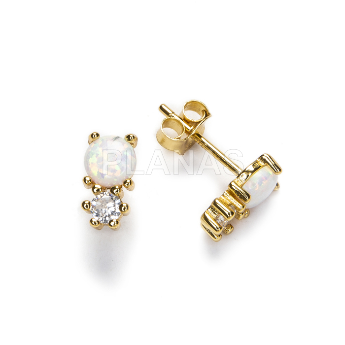 Earrings in sterling silver and gold plated with zircons and opal.