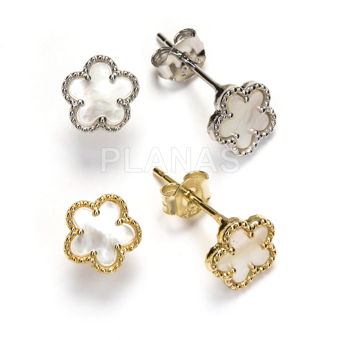 Pendientes en Plata de ley y y Nacar. FLOR. 