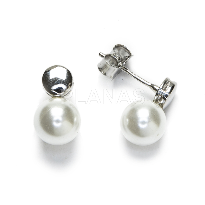 Earrings in rhodium-plated sterling silver and synthetic pearl.