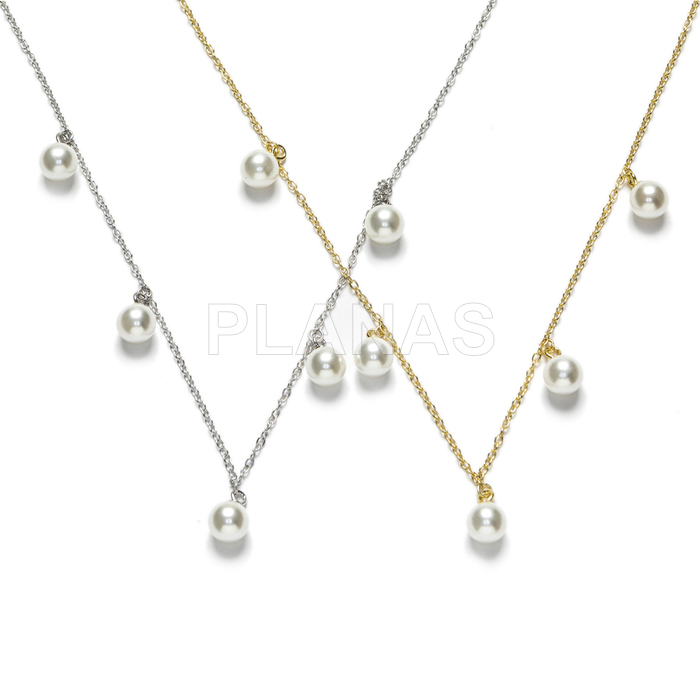 Necklace in rhodium-plated sterling silver and 6mm pearlescent pearls.
