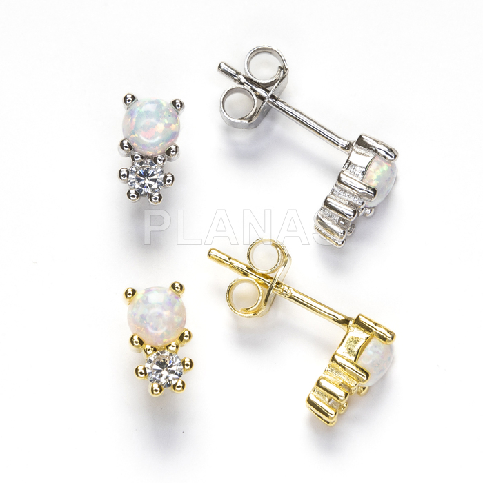 Earrings in rhodium-plated sterling silver and opal.