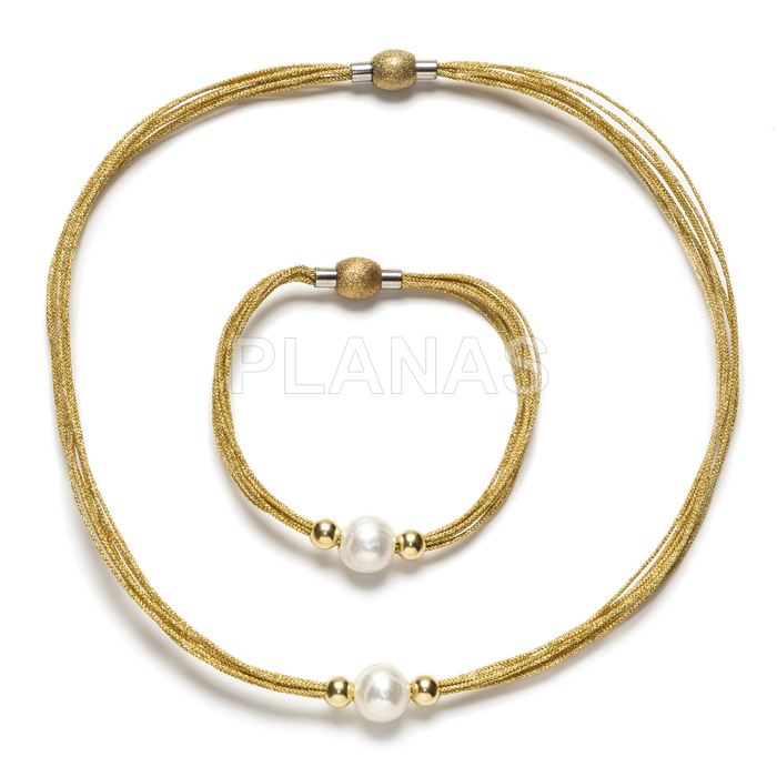 Set of 10 golden threads with 10mm cultured pearl and stainless steel clasp.