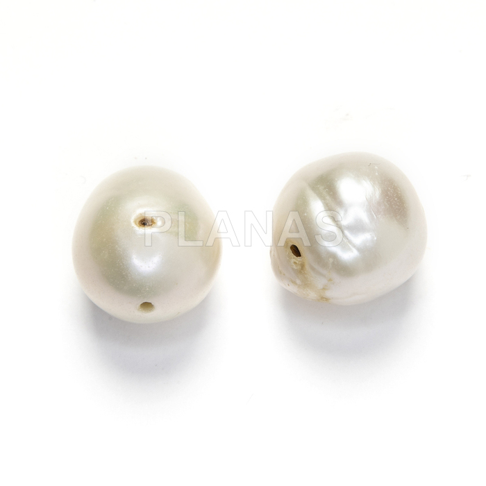 Freshwater cultured pearl.13mm.