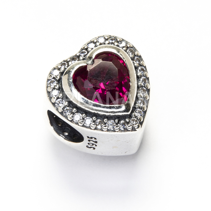 Charm en Plata de ley. CORAZÓN.