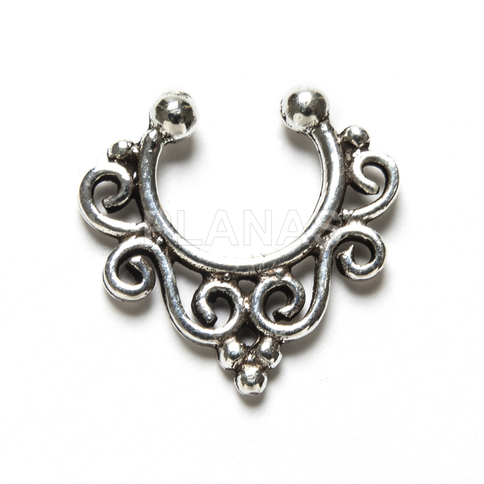 Piercing em prata de lei. 