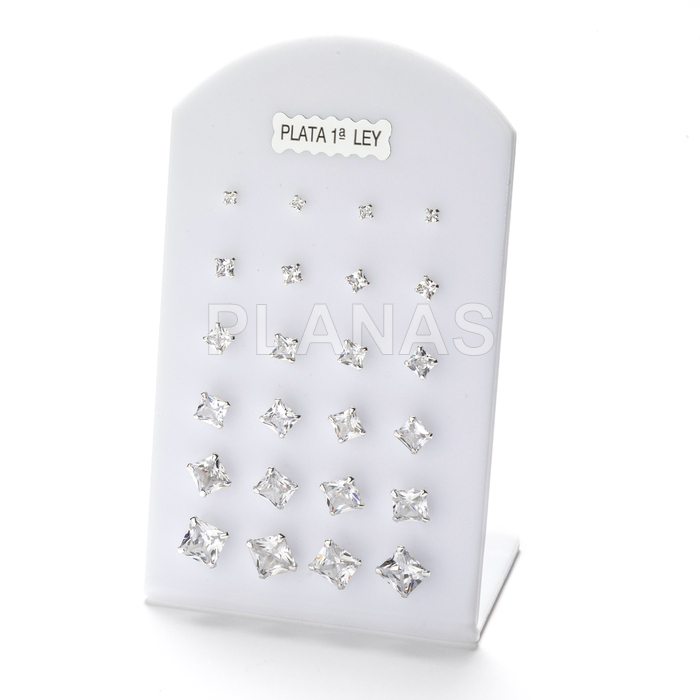 Display de 12pr de Pendientes en Plata de ley y Circonita cuadradas, en diferentes medidas.