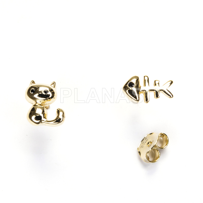 Pendientes en Plata de ley y baño oro.  GATO Y RASPA PEZ.