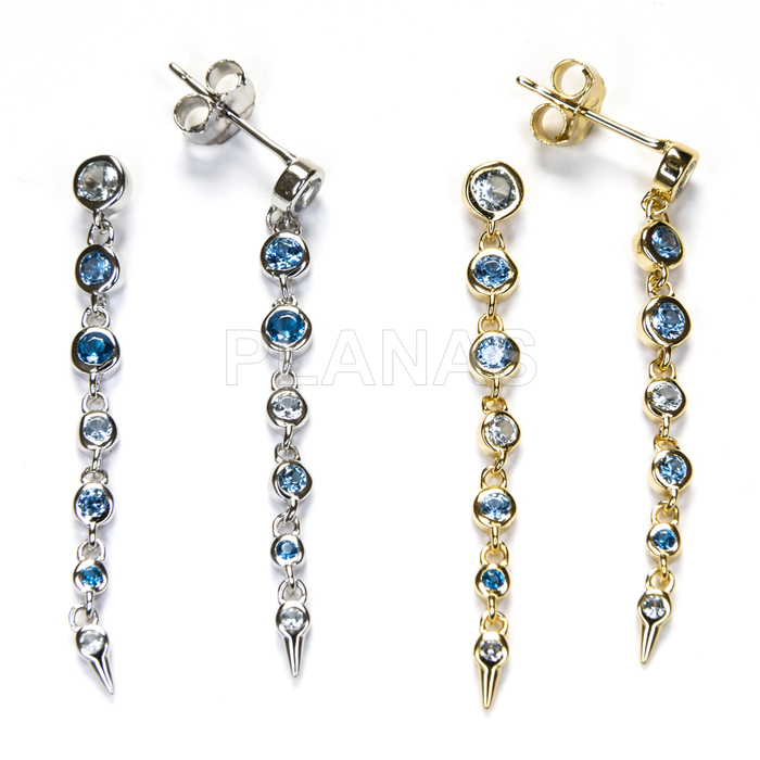 Pendientes en plata de ley y Circonitas Azules.  
