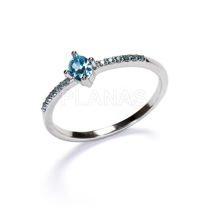 Anillo en Plata de ley Rodiada y Circonitas Azules.  