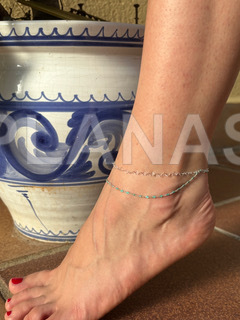 Tobillera o Pulsera en Plata de ley con bolitas esmaltadas Turquesas y corazones. 