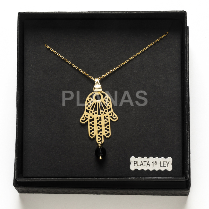 Collar en Plata de ley y Baño Oro con Onix de 6mm. MANO DE FATIMA.